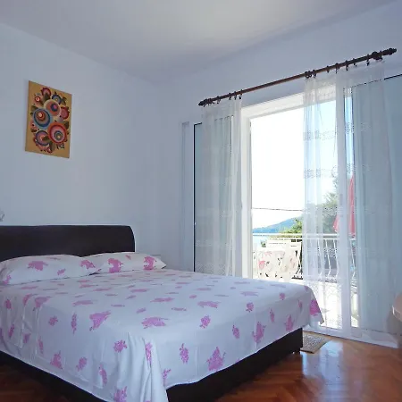 Holiday Home Villa Nada Prizba