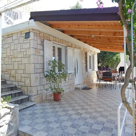 Holiday Home Villa Nada *