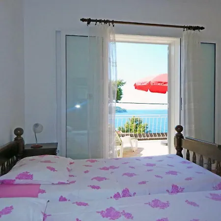 Holiday Home Villa Nada * Prizba